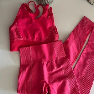 GYMSHARK MATCHING SET! 50%+ off!! XS in both sizes